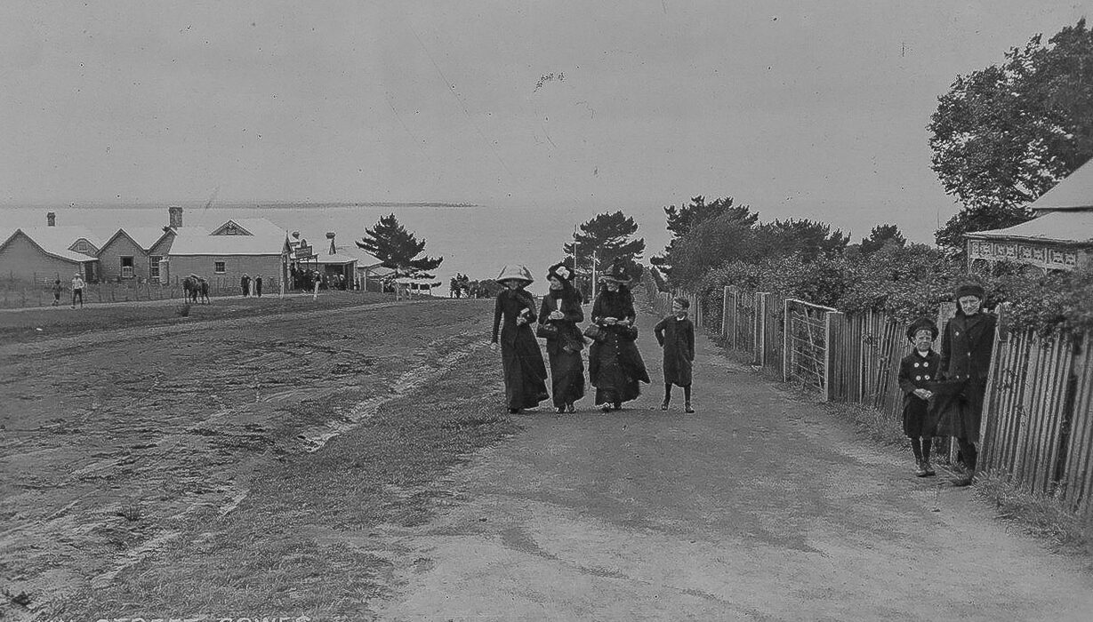 Six people in Main Road Cowes